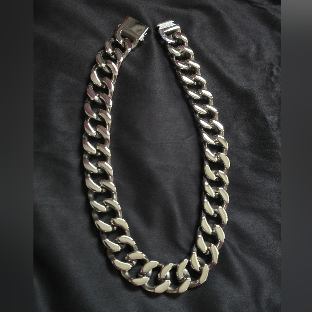 Vitaly RIOT Chain (2) (Silver and Black)